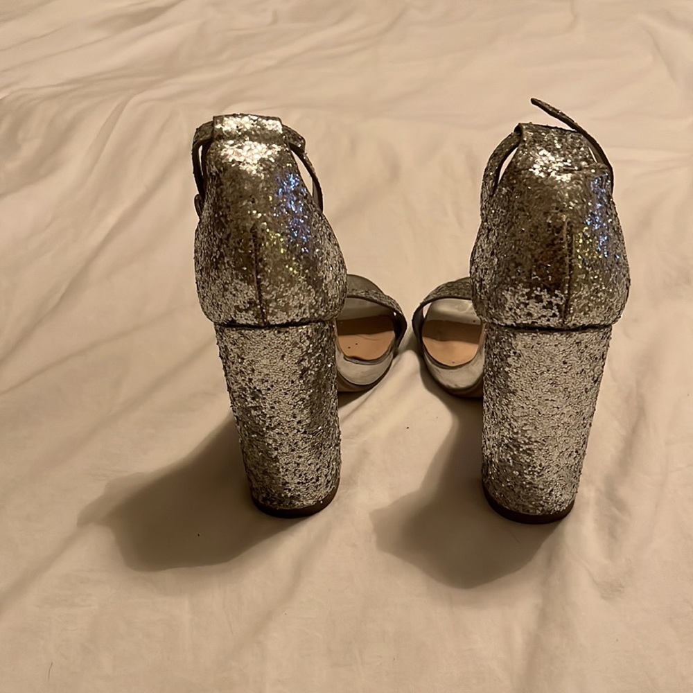 Shiny Heels - Picture 3 of 3